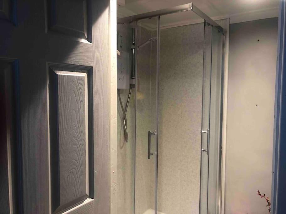 Private Room, En-suite & Own Access * Belfast